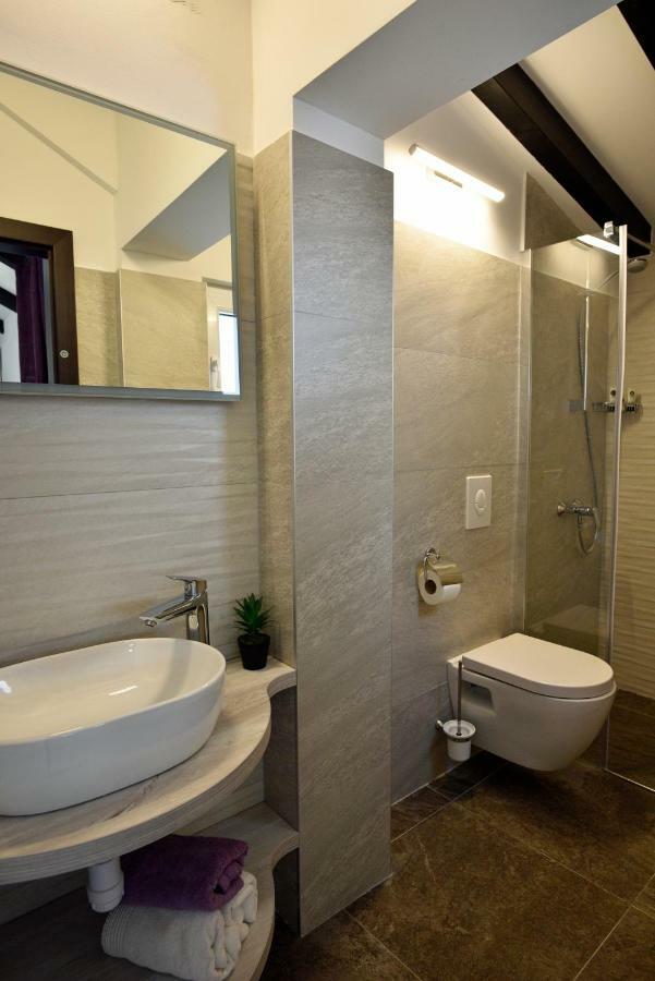 Kuzma Rooms And Apartments Split Cameră foto